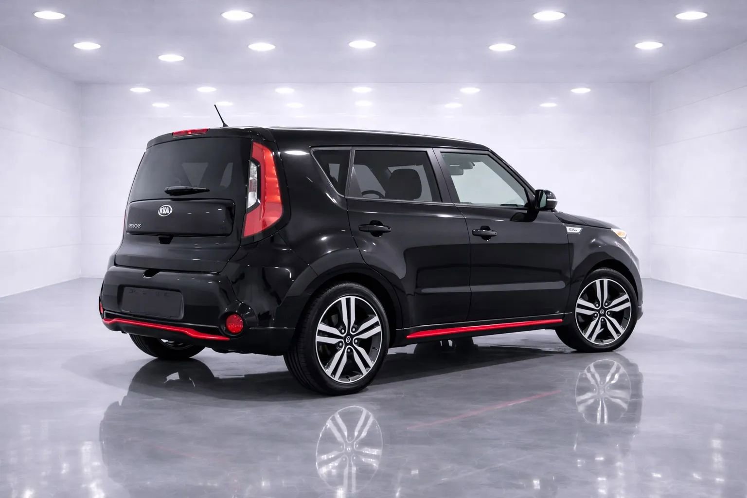 Used 2015 Kia Soul + FWD image 5