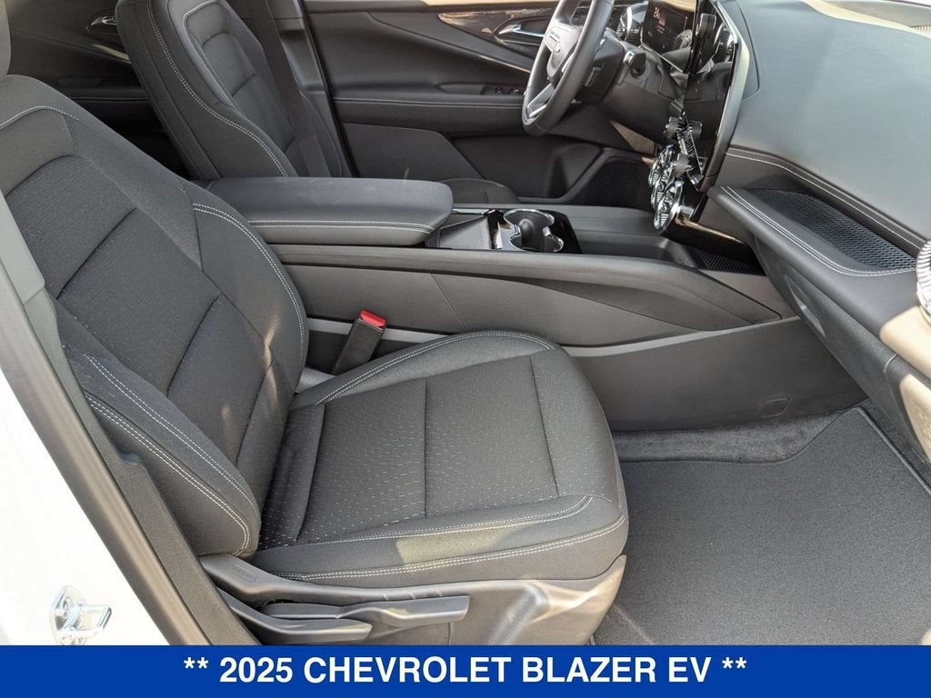 New 2025 Chevrolet Blazer EV LT AWD/4WD image 29