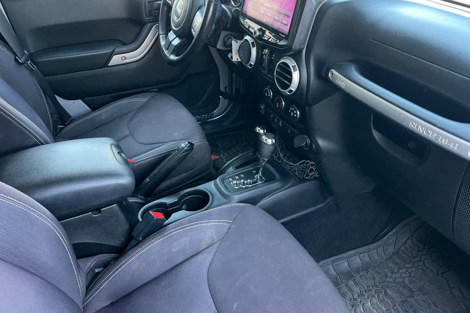 Used 2014 Jeep Wrangler Unlimited Sahara w/ Connectivity Group AWD/4WD image 18