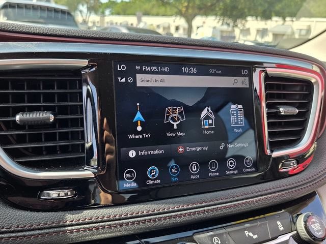 Used 2019 Chrysler Pacifica Limited FWD image 24