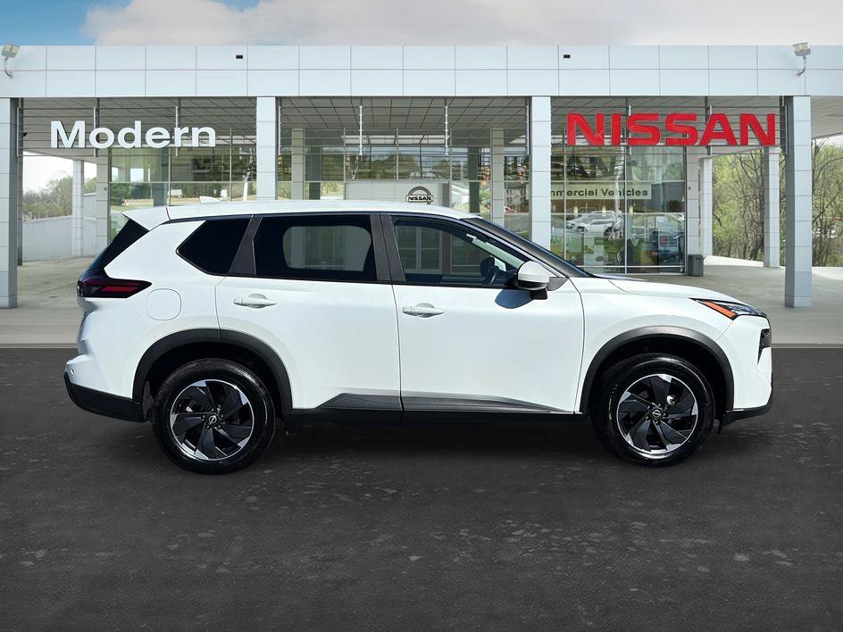 Certified 2025 Nissan Rogue SV AWD/4WD image 6