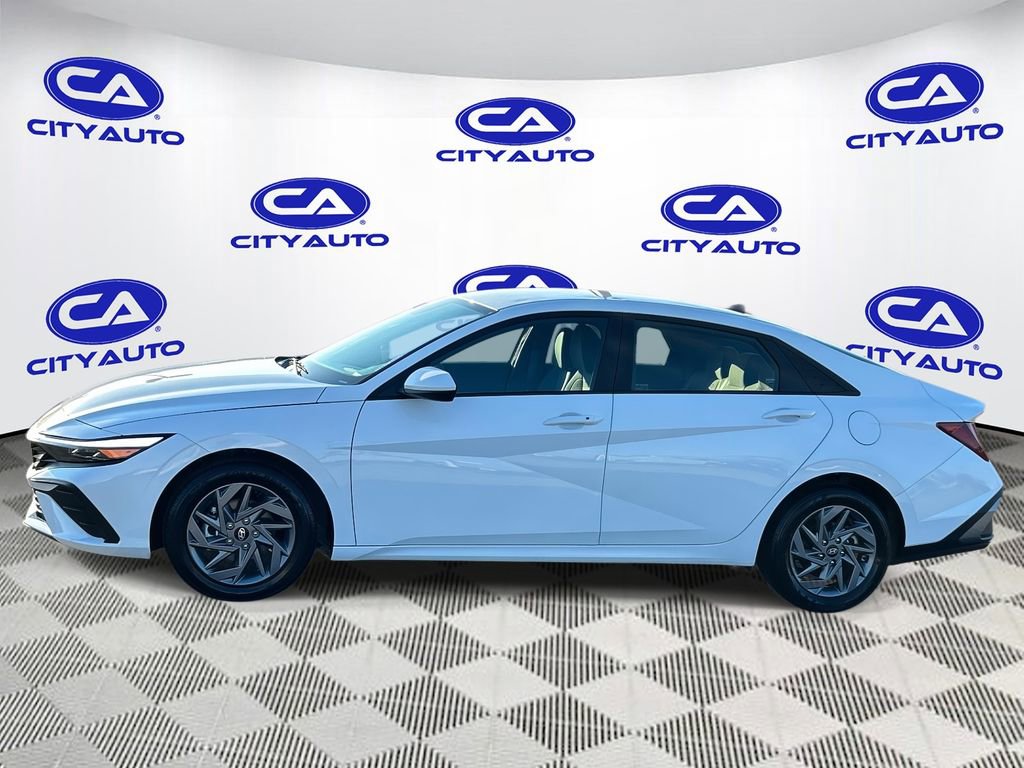 Used 2024 Hyundai Elantra SEL image 7