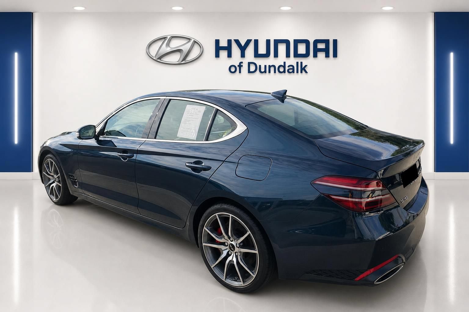 Used 2025 Genesis G70 2.5T AWD/4WD image 2