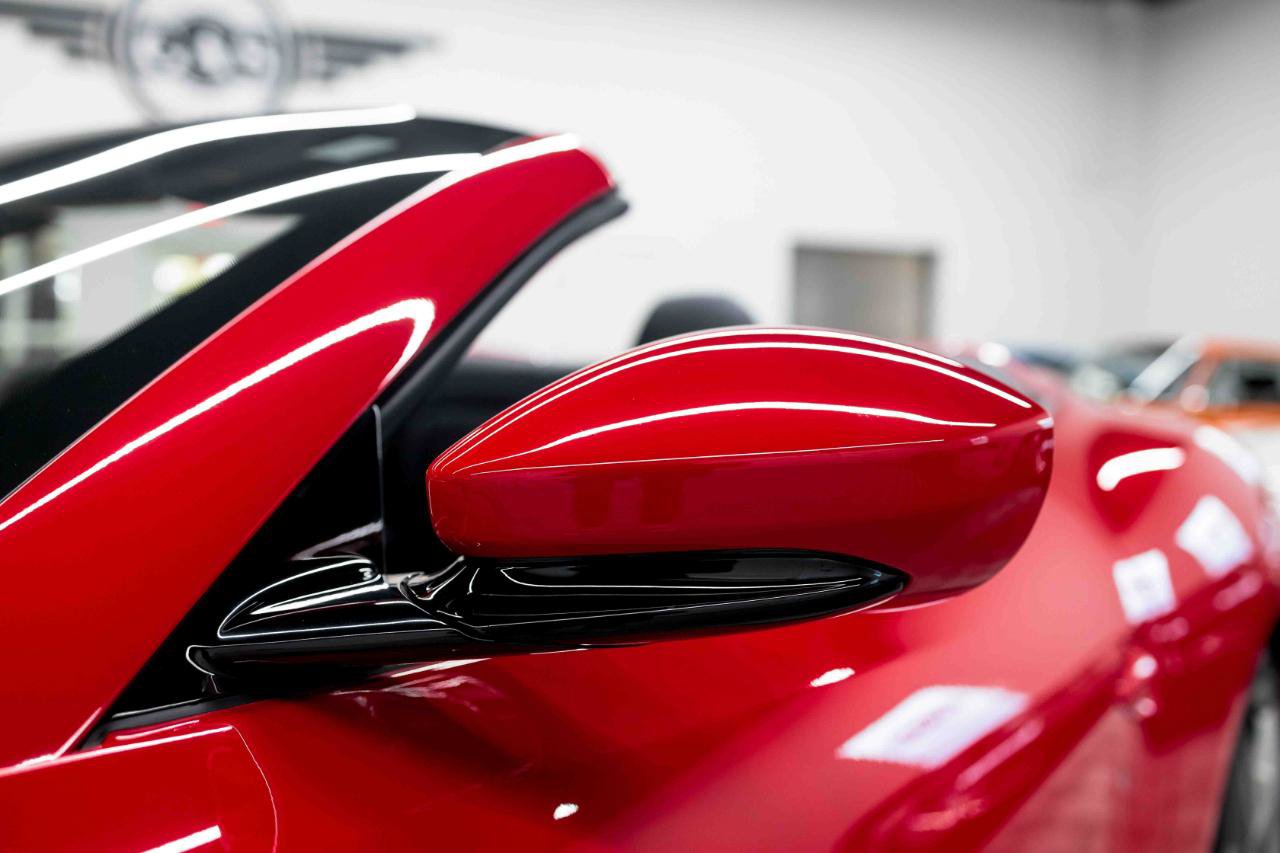 Used 2019 Ferrari Portofino RWD image 17