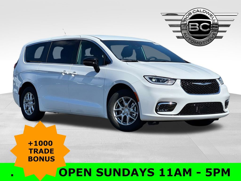 New 2026 Chrysler Pacifica Select