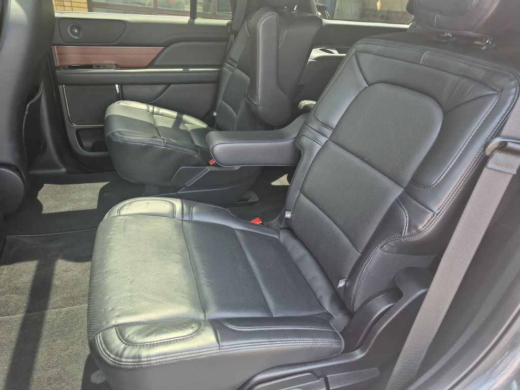 Used 2021 Lincoln Navigator Reserve AWD/4WD image 30