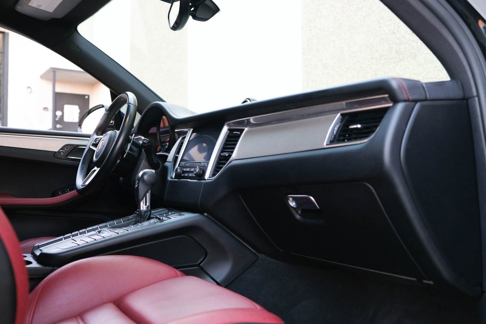 Used 2017 Porsche Macan GTS w/ Premium Package Plus image 22