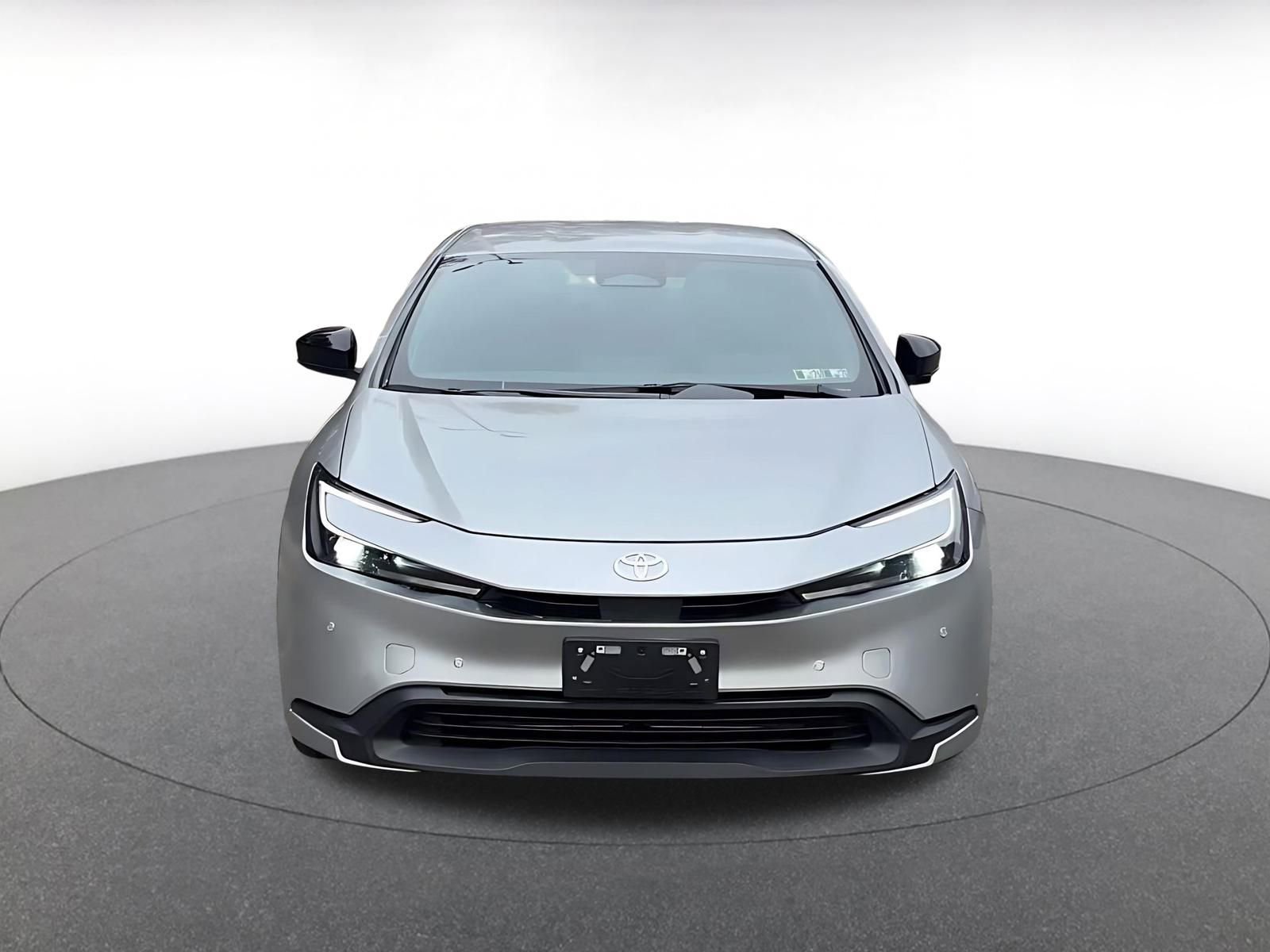 Used 2025 Toyota Prius LE image 4