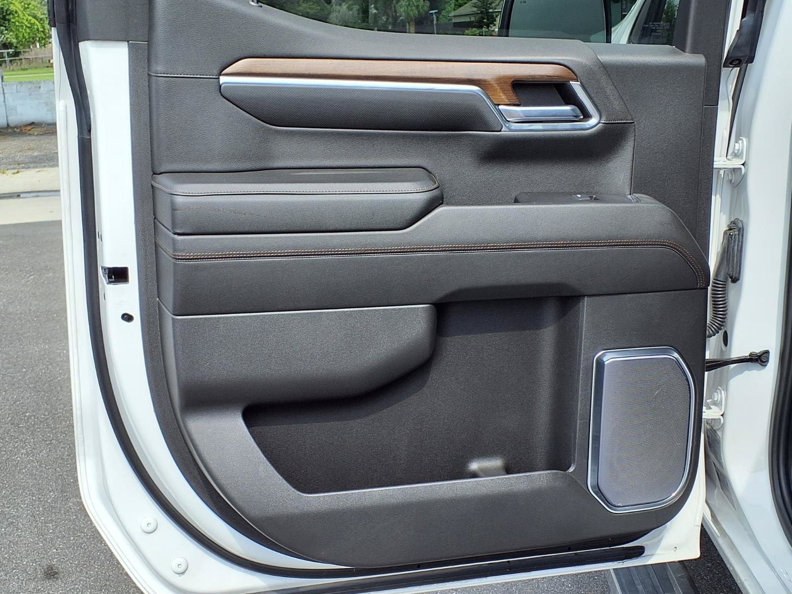 Certified 2024 Chevrolet Silverado 1500 High Country w/ Z71 Off-Road Package AWD/4WD image 19