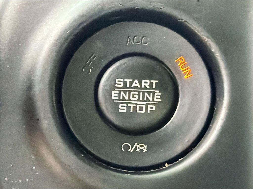 Used 2018 Jeep Wrangler Unlimited Sahara AWD/4WD image 34
