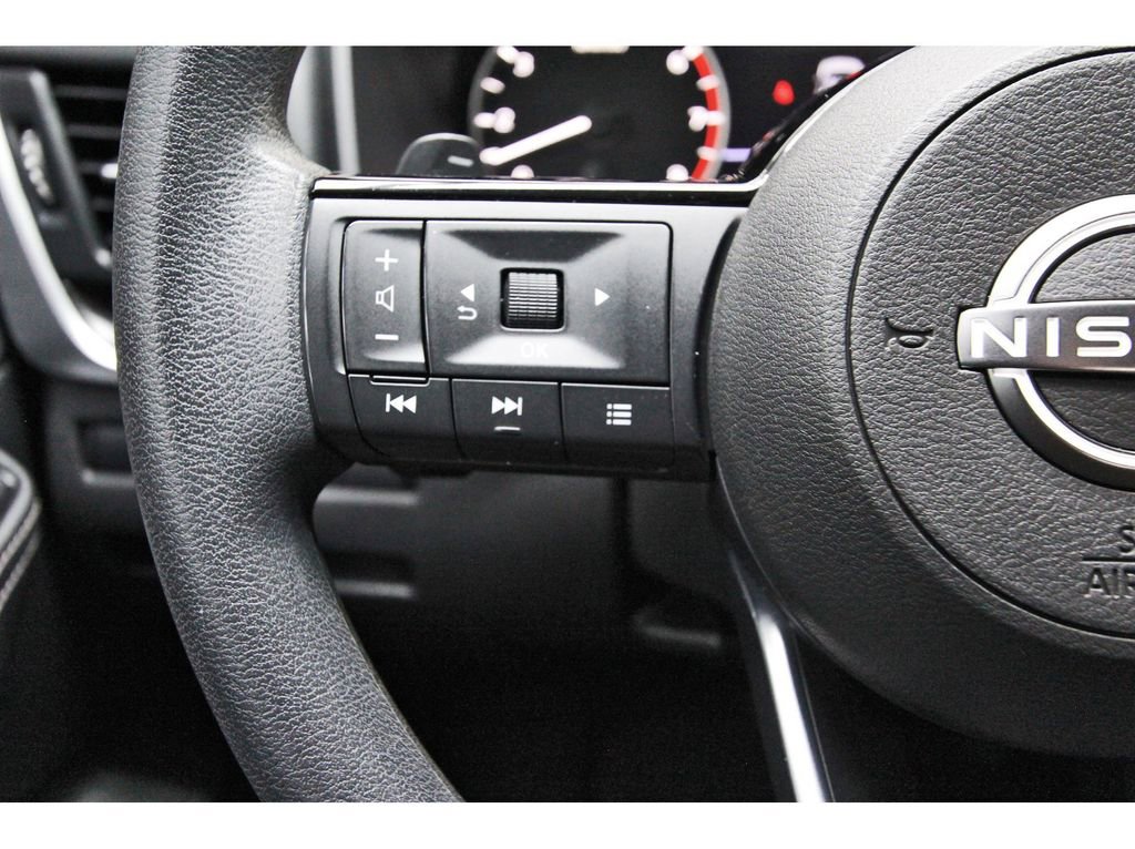 Used 2023 Nissan Rogue SV FWD image 15