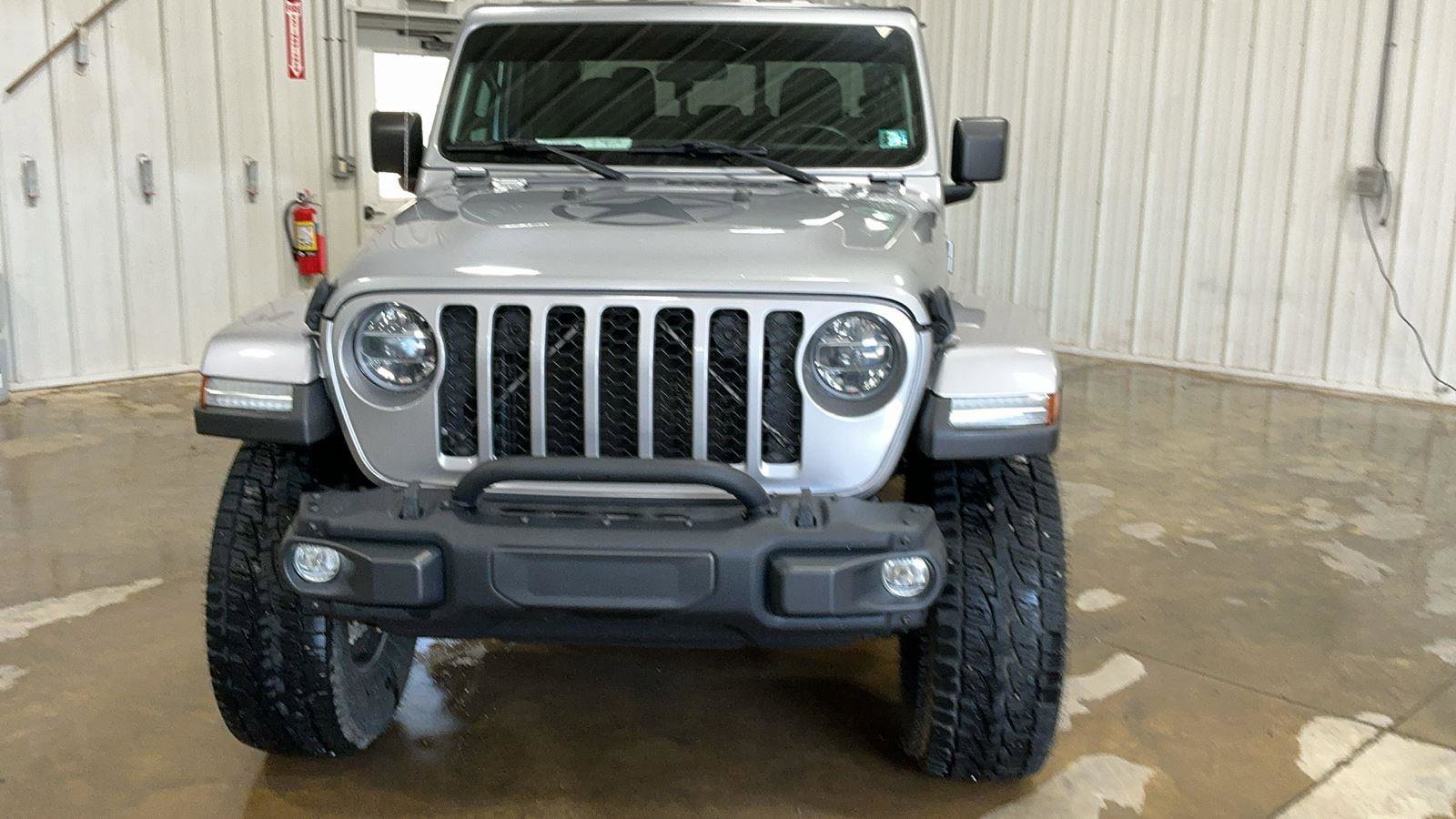 Used 2021 Jeep Gladiator Sport AWD/4WD image 2