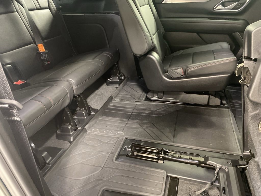 Used 2024 Chevrolet Suburban RST w/ Luxury Package AWD/4WD image 27