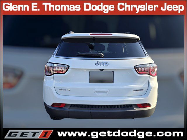 Certified 2025 Jeep Compass Latitude AWD/4WD image 8
