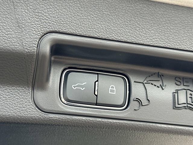 New 2026 Ford Explorer Platinum image 12