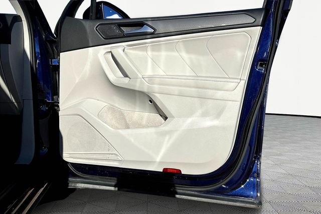 Used 2022 Volkswagen Tiguan SE image 19