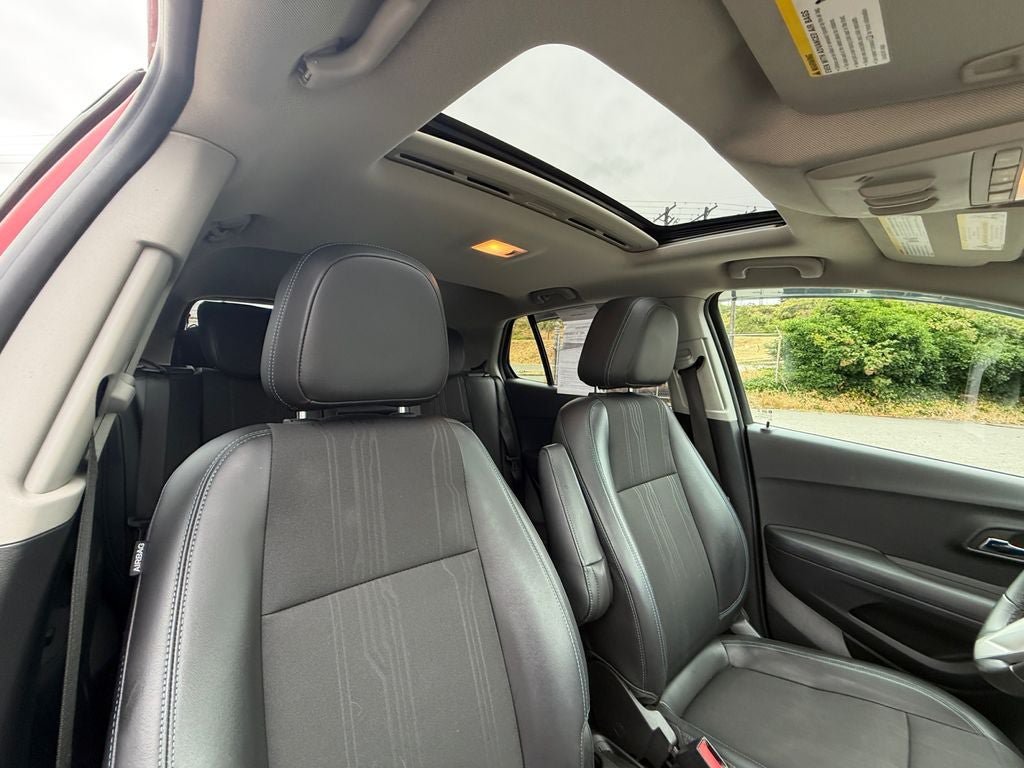 Used 2015 Chevrolet Trax LT w/ LT Sun and Sound Package AWD/4WD image 27