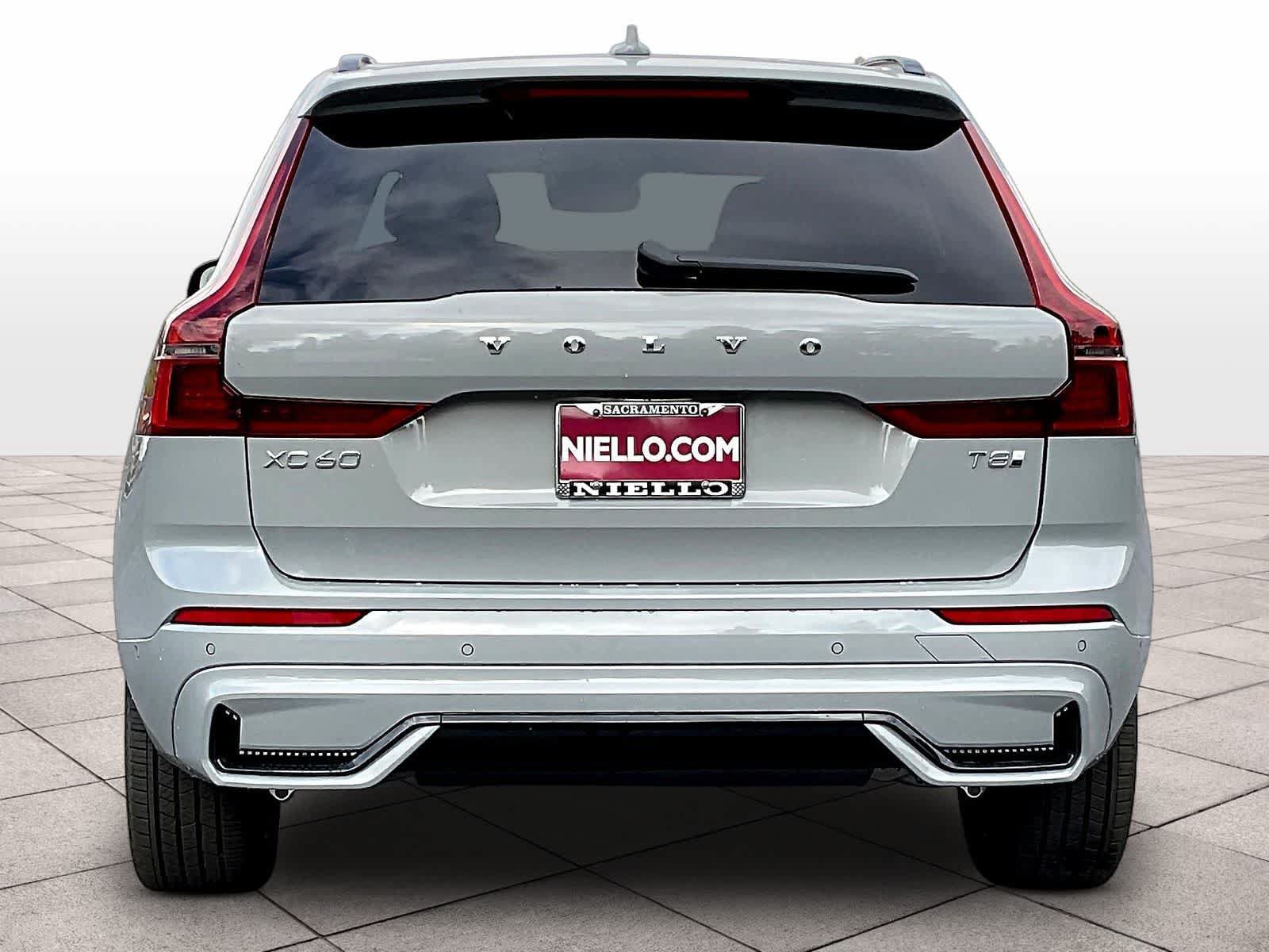 New 2026 Volvo XC60 T8 Plus w/ Climate Package PRO AWD/4WD image 6