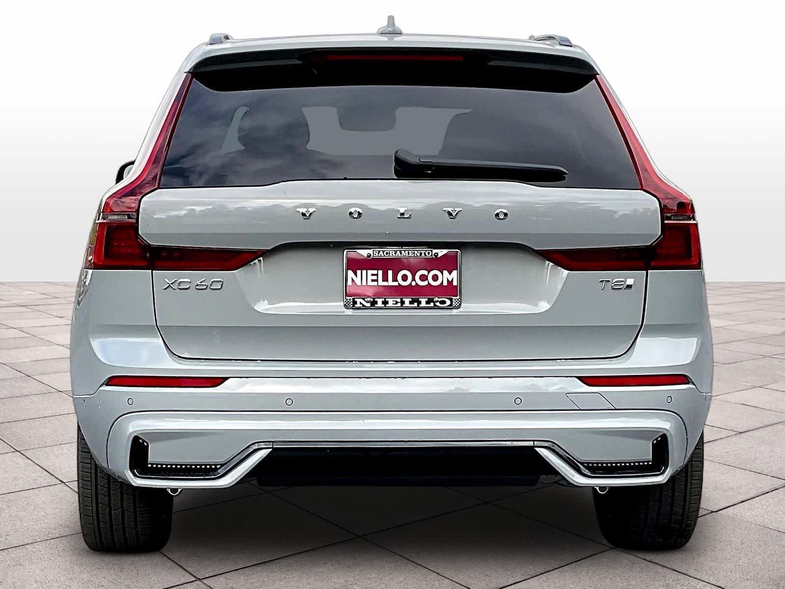 New 2026 Volvo XC60 T8 Plus w/ Climate Package PRO AWD/4WD image 6