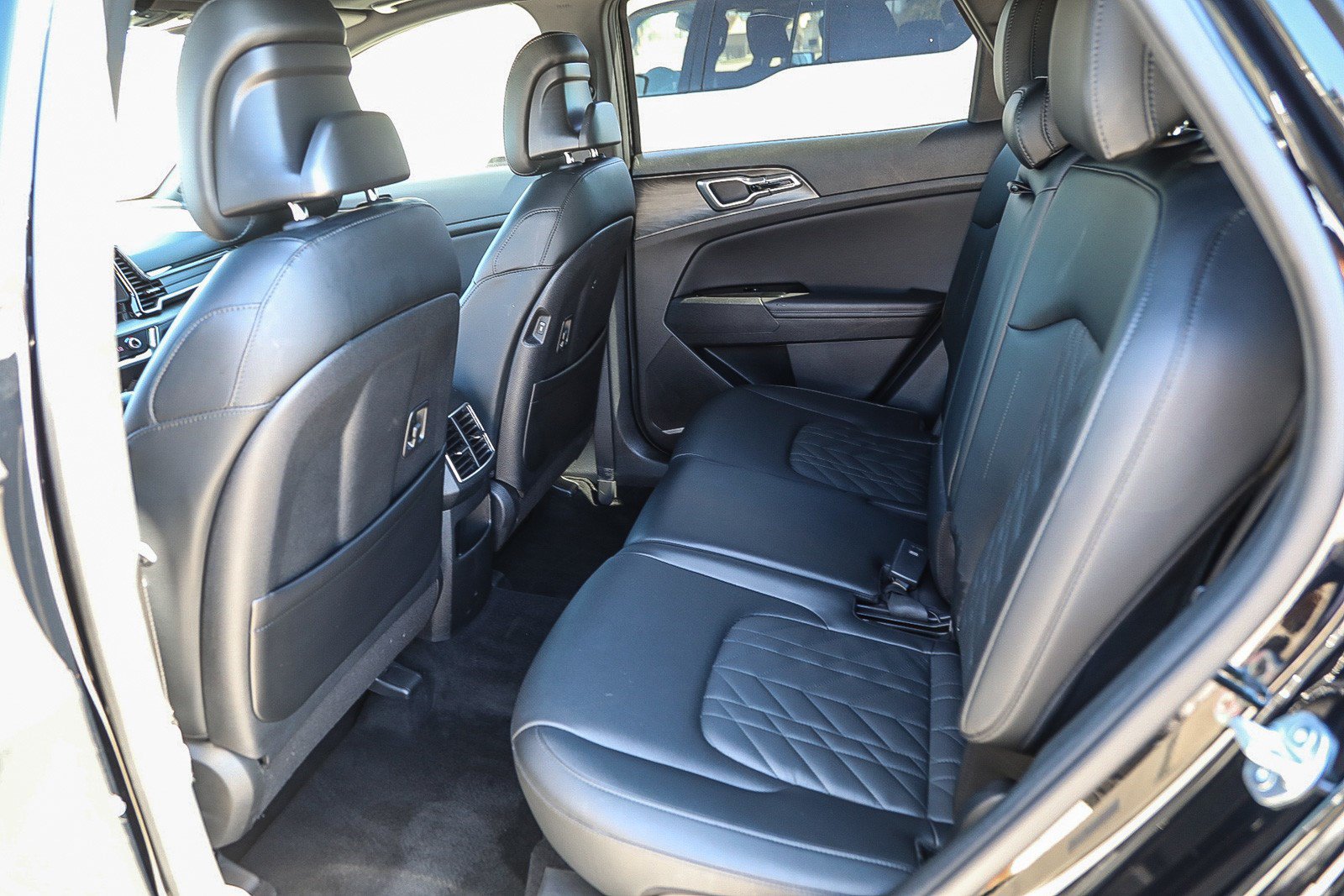 Used 2023 Kia Sportage X-Line w/ X-Line Premium Package AWD/4WD image 18
