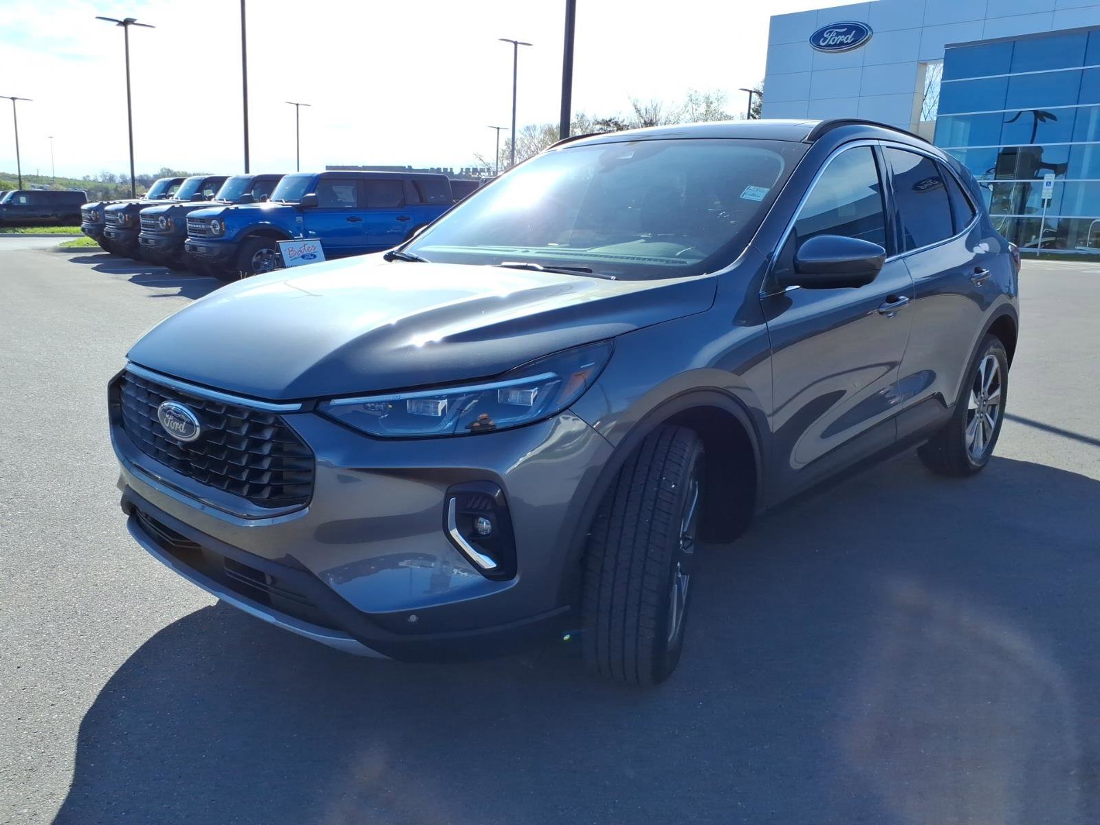 Certified 2023 Ford Escape Platinum AWD/4WD image 7