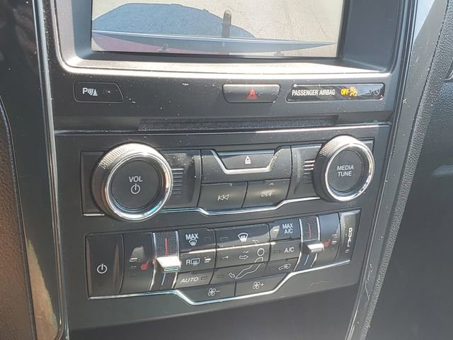 Used 2018 Ford Explorer XLT w/ Equipment Group 202A image 19