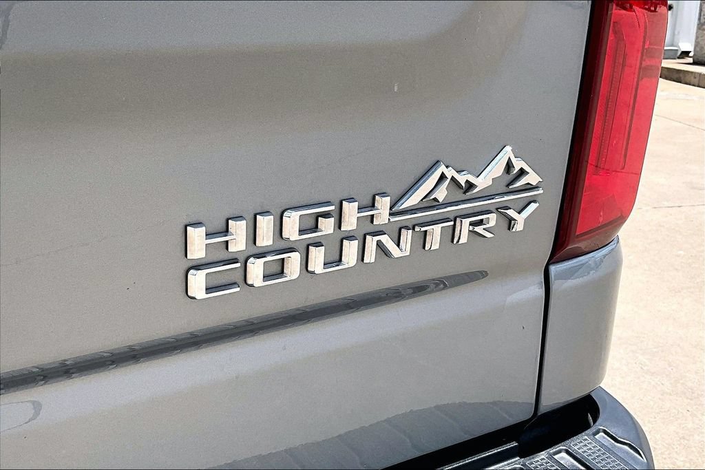Used 2023 Chevrolet Silverado 1500 High Country w/ High Country Premium Package AWD/4WD image 39
