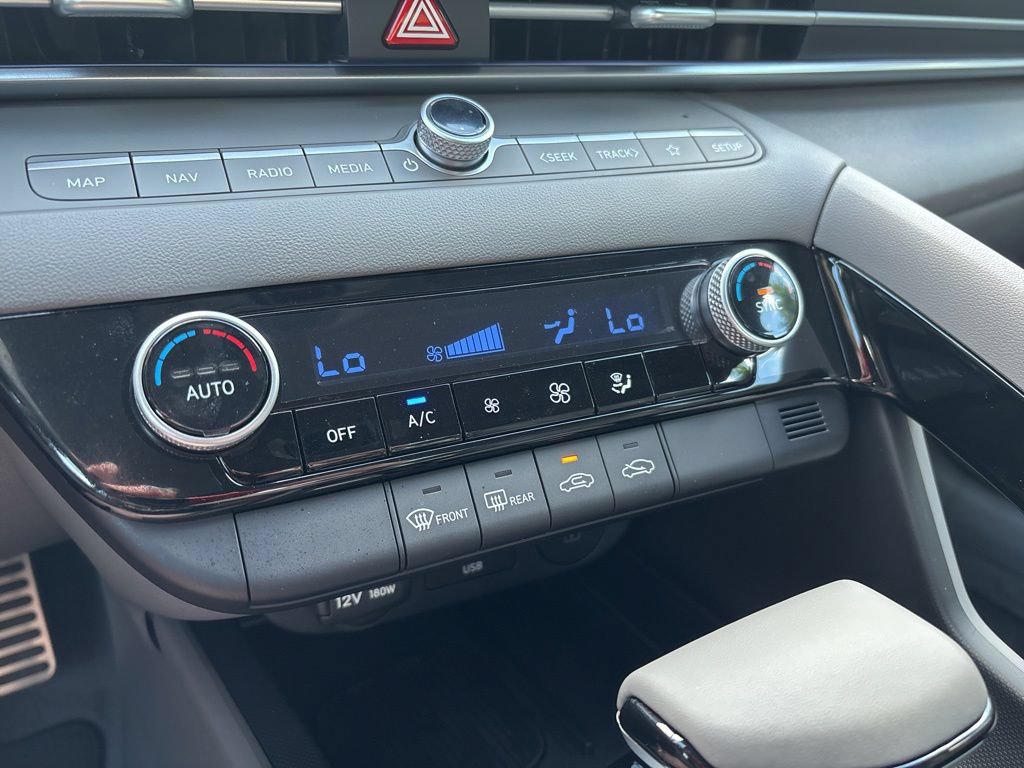 New 2025 Hyundai Elantra SEL FWD image 29