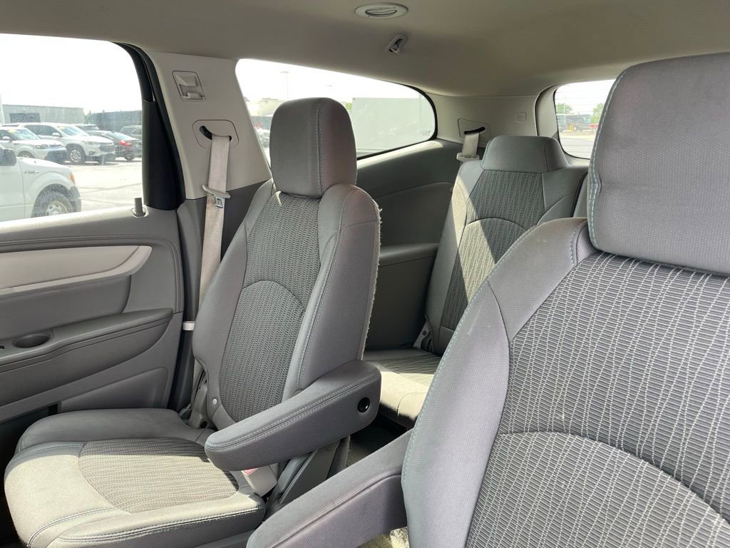 Used 2016 Chevrolet Traverse LT w/ Style and Technology Package FWD image 16