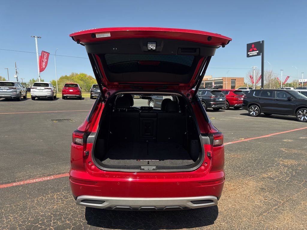 Used 2022 Mitsubishi Outlander SE image 8