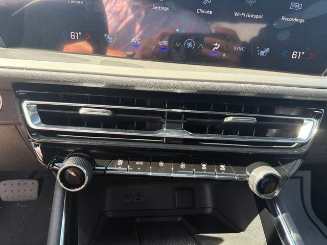 New 2027 Chevrolet Traverse LT w/ Driver Confidence Package FWD image 24