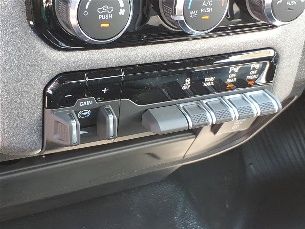 New 2026 RAM 2500 Tradesman w/ Chrome Appearance Group AWD/4WD image 34