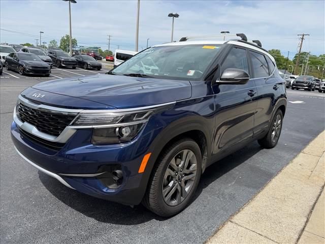 Certified 2023 Kia Seltos S image 3