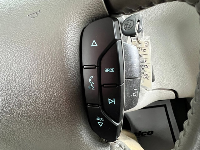 Used 2011 Buick Lucerne CXL FWD image 19