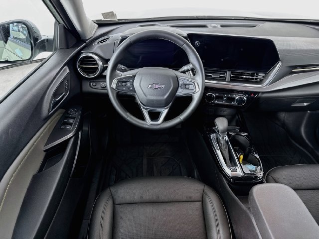 Used 2025 Chevrolet Trax ACTIV FWD image 22