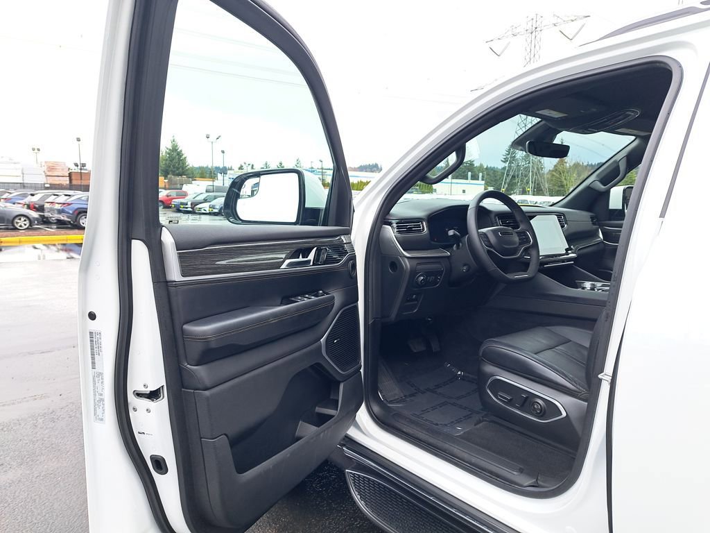 Used 2022 Jeep Wagoneer Series III image 10