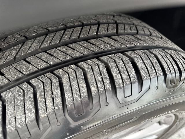 Used 2021 Ford Explorer XLT w/ Equipment Group 202A image 28