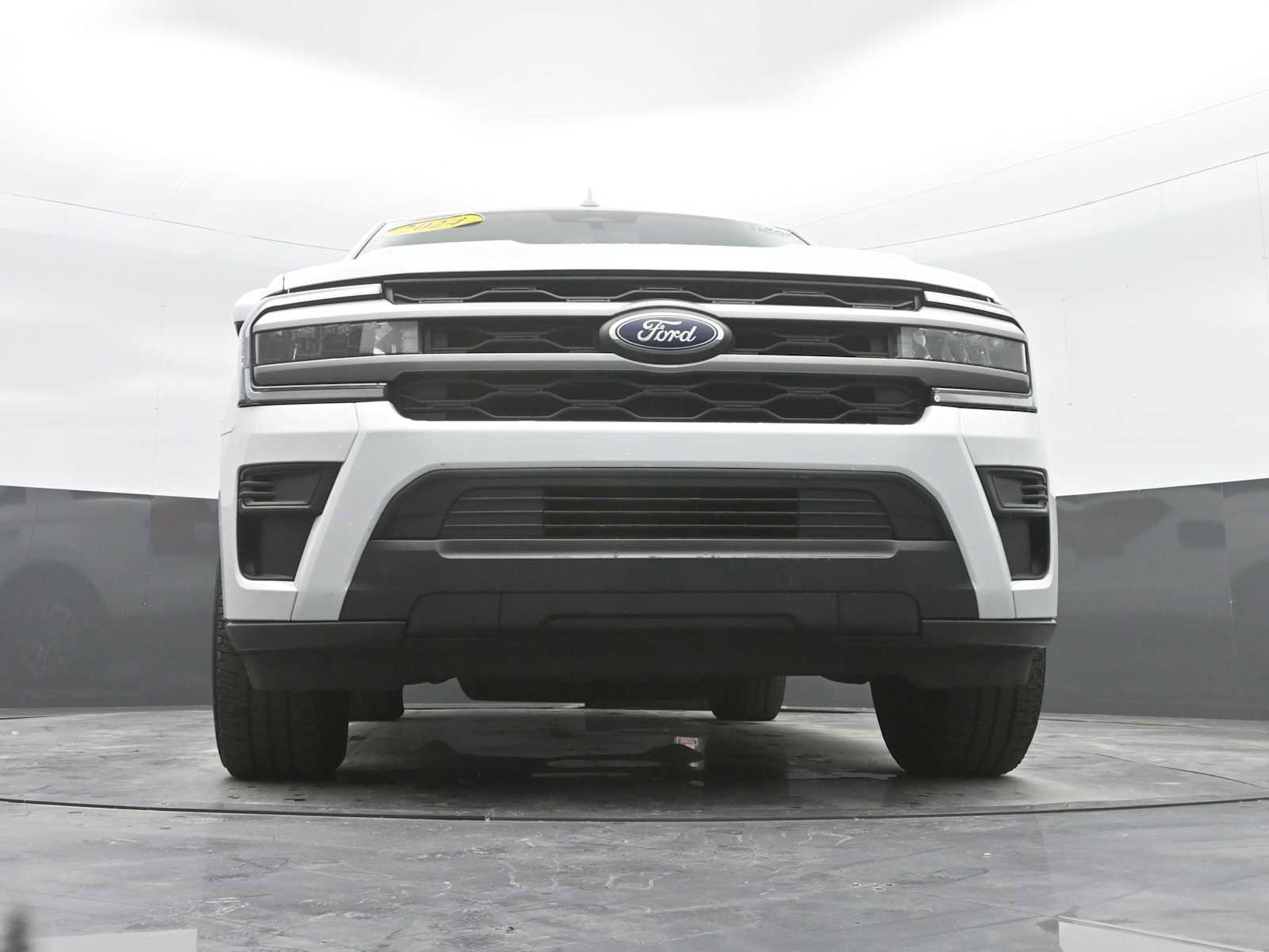 Used 2024 Ford Expedition XLT image 30