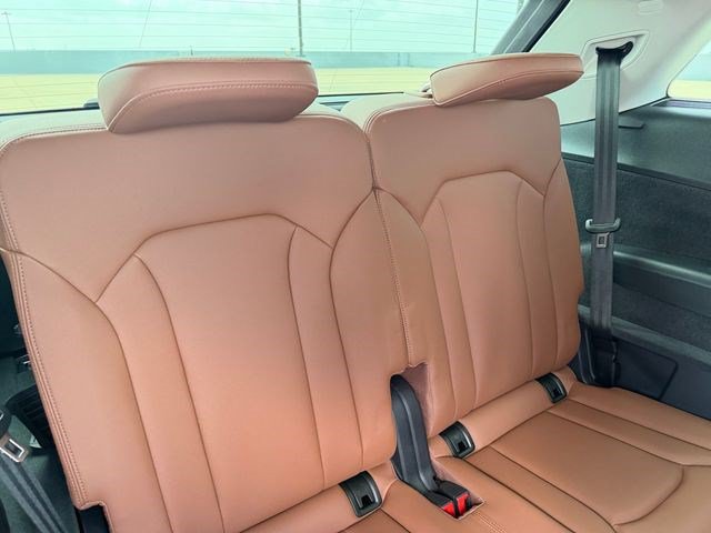 Used 2023 Audi Q7 2.0T Premium Plus w/ Premium Plus Package AWD/4WD image 17