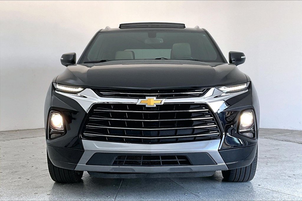 Used 2019 Chevrolet Blazer Premier w/ Sun and Wheels Package FWD image 3
