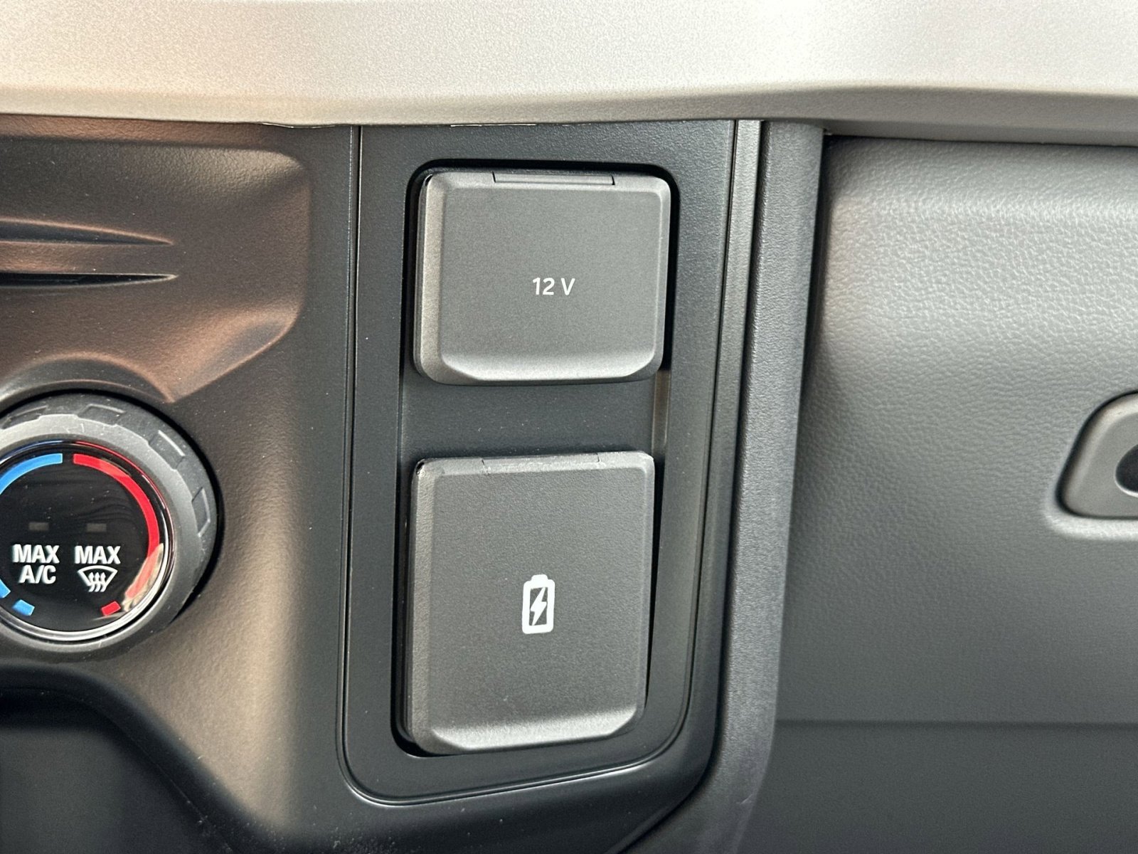 New 2026 Ford F250 XL w/ XL Chrome Package image 25