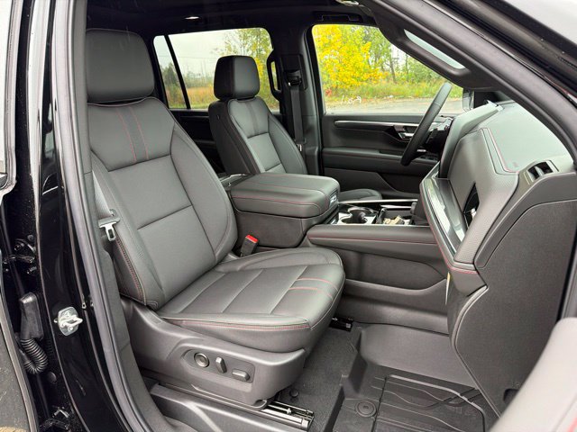 New 2026 Chevrolet Suburban RST w/ RST Capability Package AWD/4WD image 34