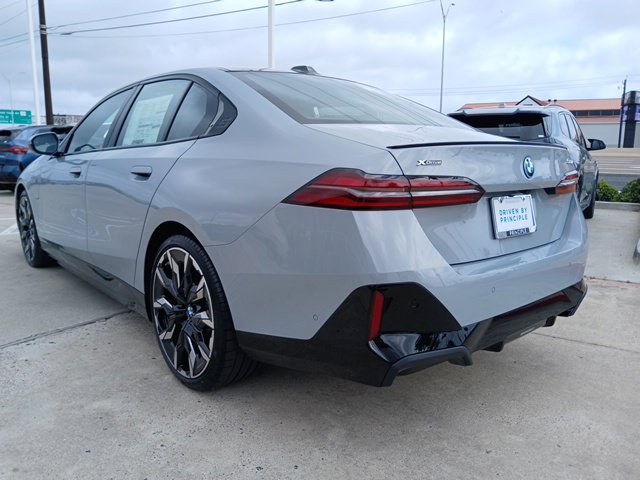 New 2027 BMW 550e xDrive w/ Executive Package AWD/4WD image 8