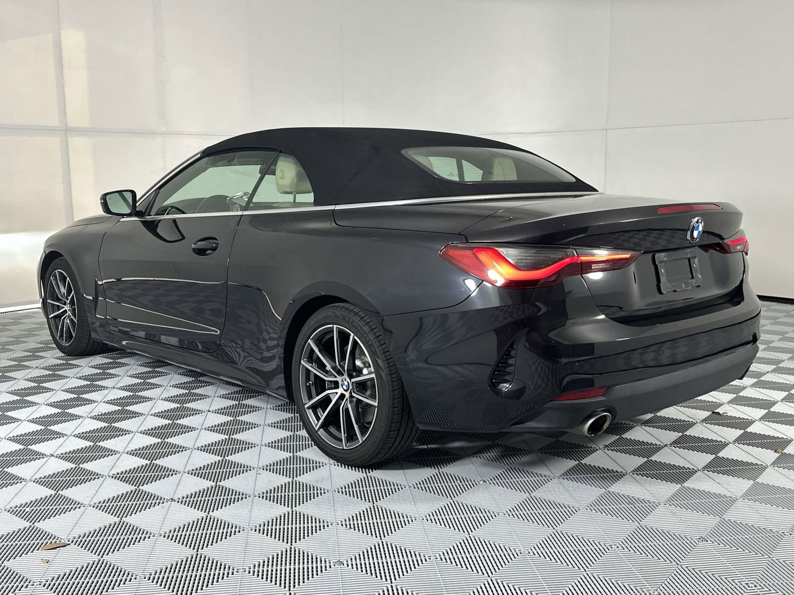 Used 2022 BMW 430i xDrive Convertible w/ Convenience Package image 6