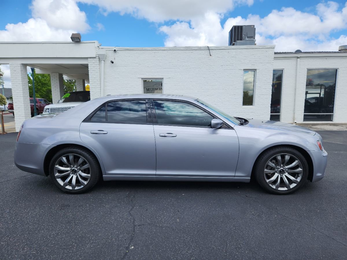 Used 2014 Chrysler 300 S w/ Luxury Group RWD image 6