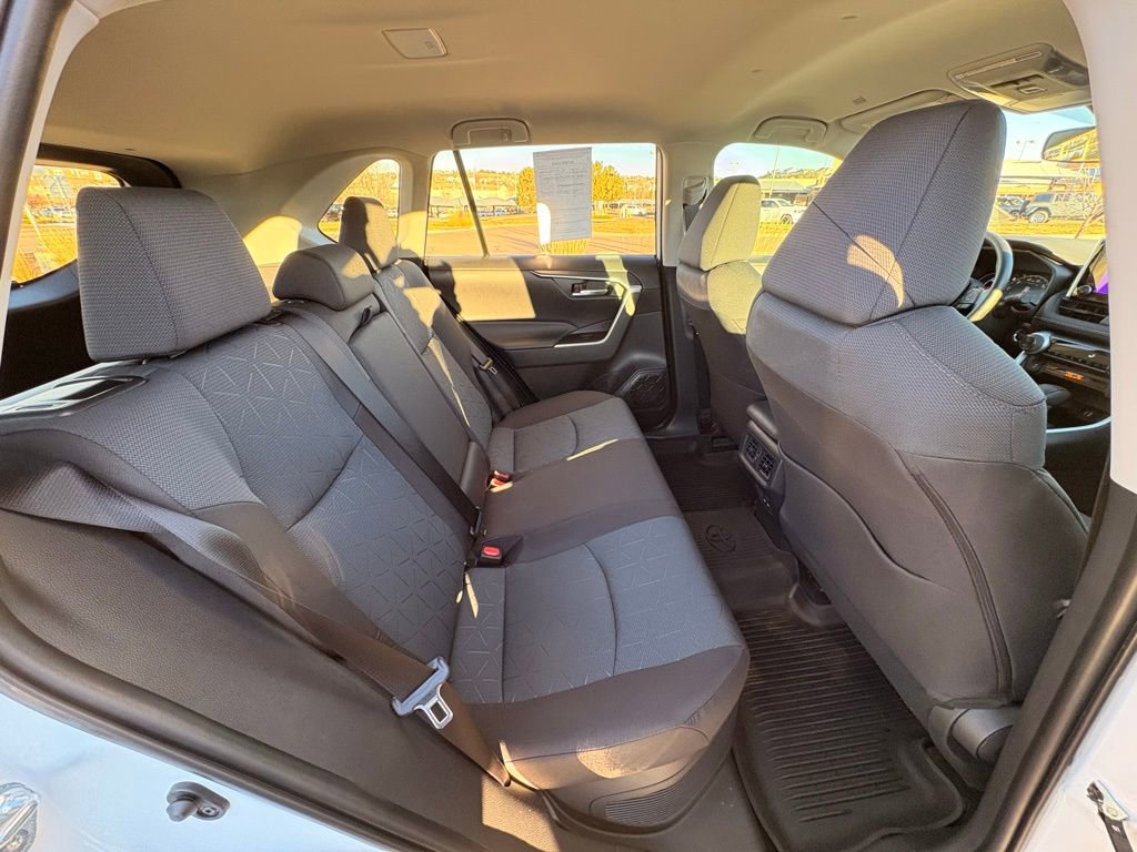 Used 2025 Toyota RAV4 XLE image 28