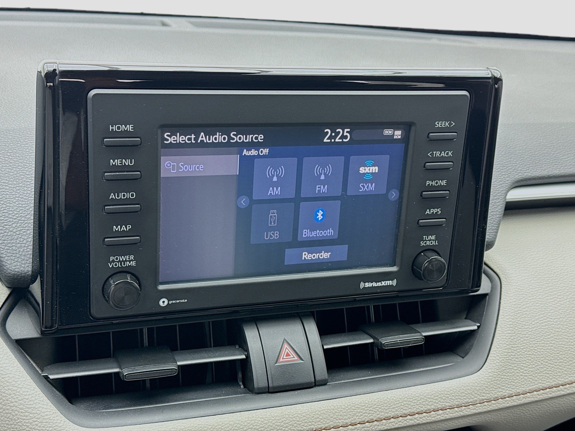 Used 2021 Toyota RAV4 XLE AWD/4WD image 11