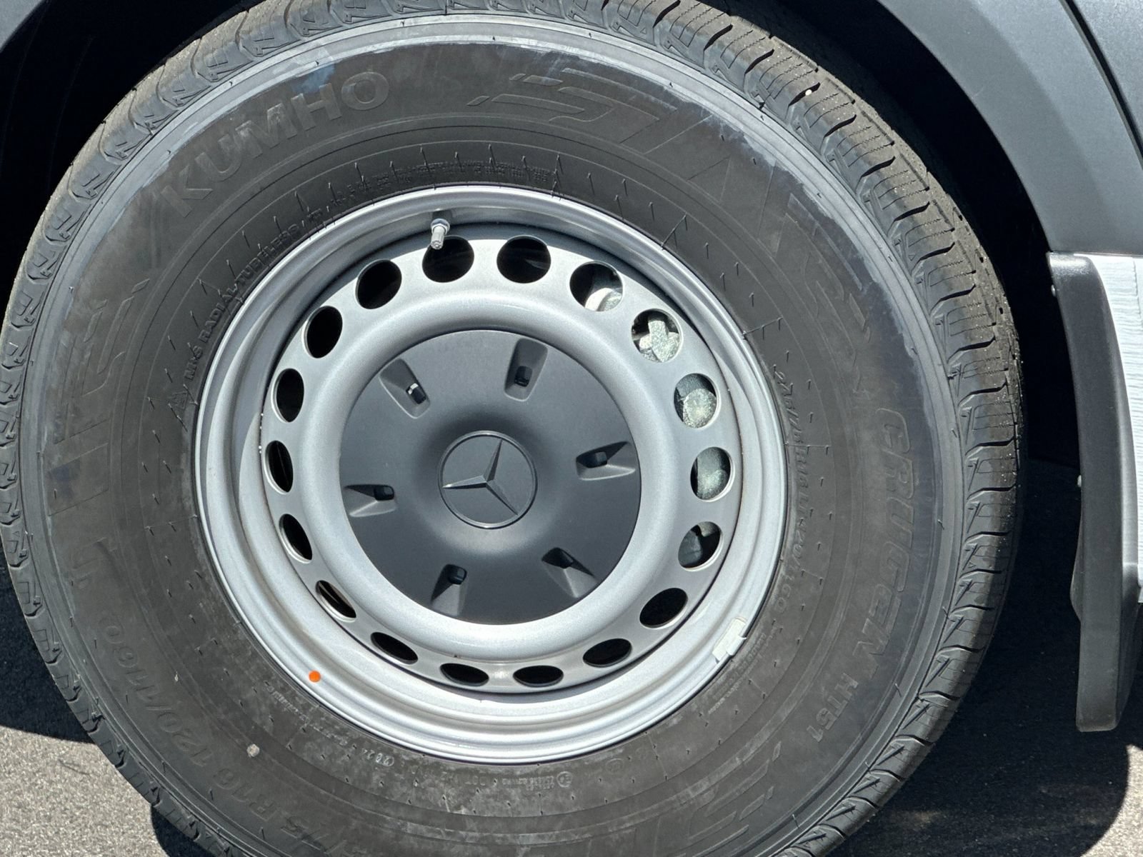 New 2025 Mercedes-Benz eSprinter 170 Cargo image 32