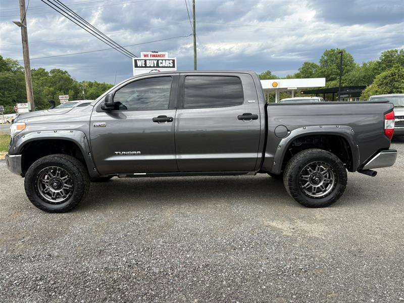 Used 2015 Toyota Tundra SR5 w/ SR5 Upgrade Package AWD/4WD image 2