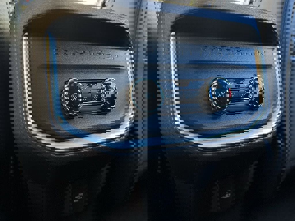 New 2026 Ford Expedition Active image 28